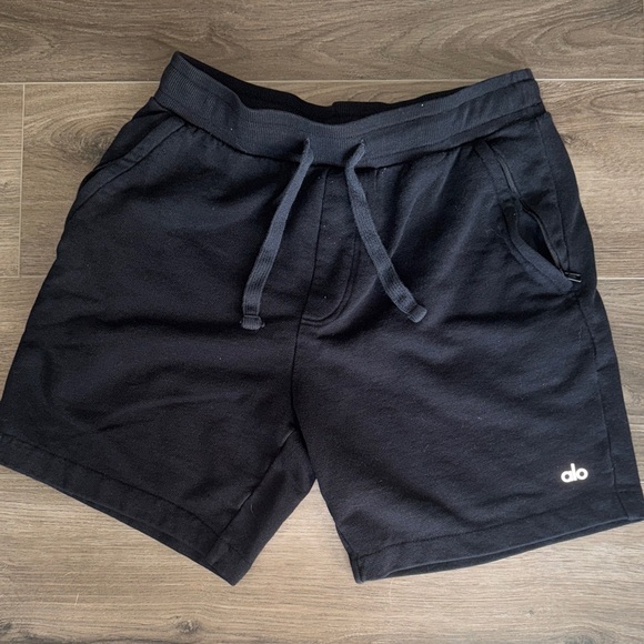 ALO Yoga Men's Black Sweat Shorts - Picture 1 of 4